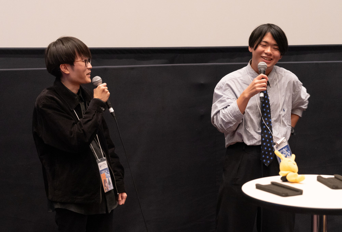 スタジオDOTのVab.png監督（右）と、プロデューサーのふたもく氏（左）