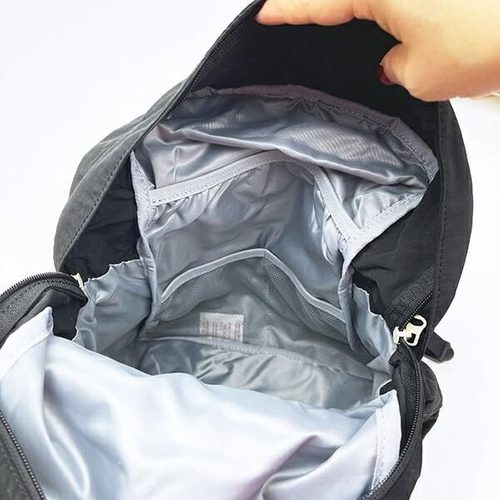 スヌーピーのパッカブルバッグ