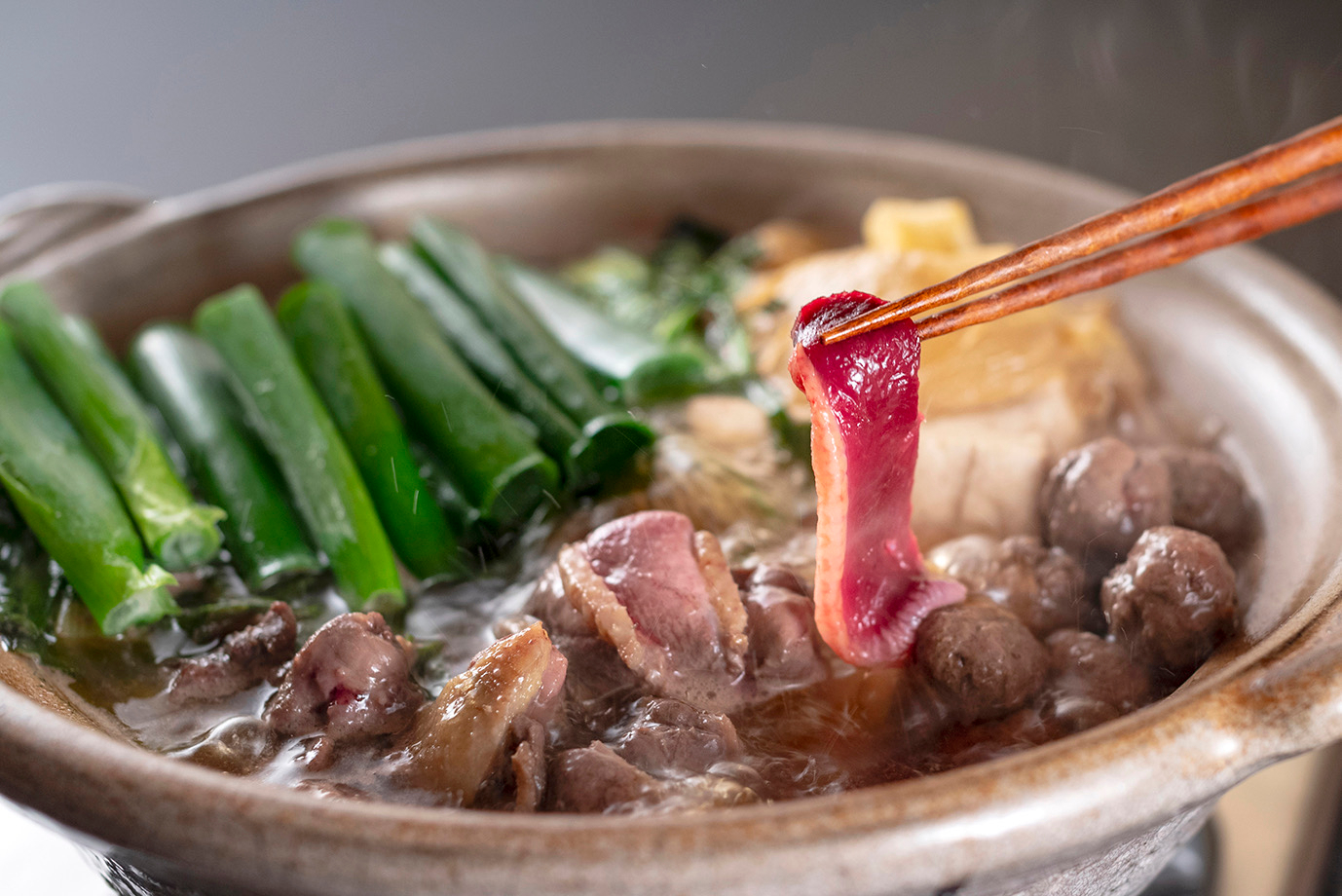 長浜冬の名物「鴨鍋」ワイルドながらクセのない味わいは長浜の冬だけでしか味わえない味覚