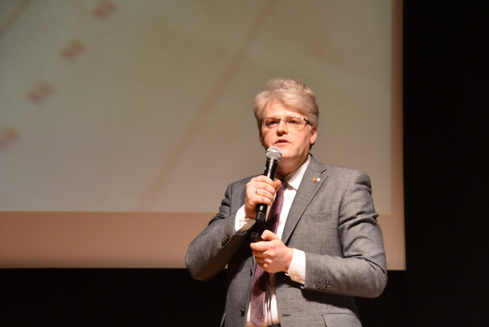 講演するオーレリウス・ジーカス大使