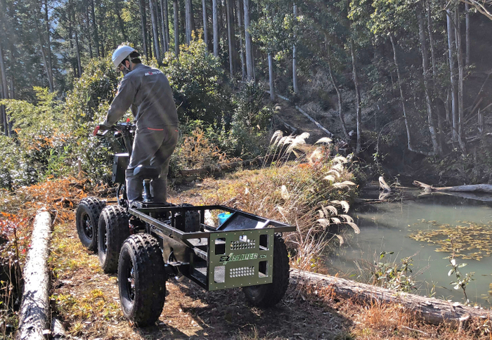 車両が走行できない狭い道なども走行可能