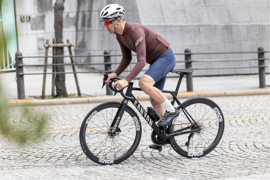 ヒルクライムに最適なSES3.4(1,380g、リムハイトF: 39mm, R:43mm)