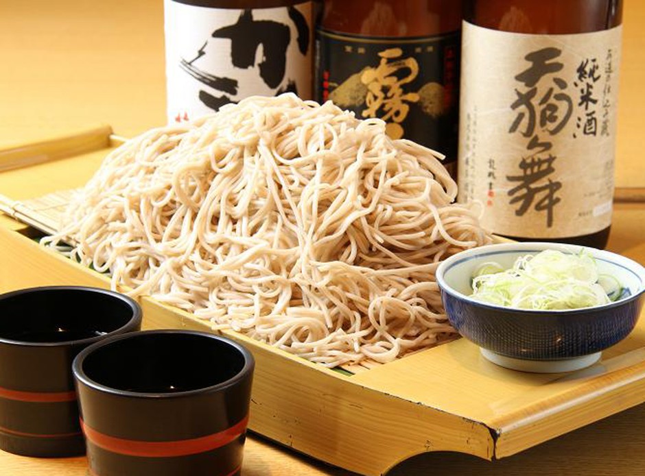 飲みの締めには大きな舟盛りで！