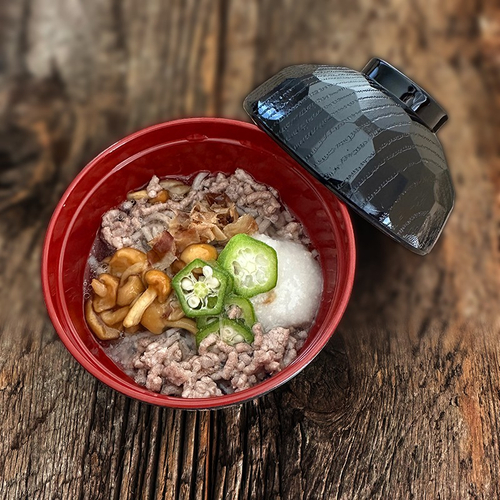 年越しわんこの蕎麦は、十割蕎麦を使い、犬が食べやすいように調理されている