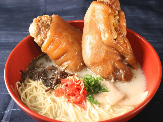 岩見ポークのGIGA豚足ラーメン 
