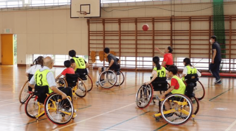 過去のパラスポーツ人権教室の様子(提供:広島法務局東広島支局)