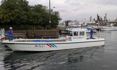 小型清掃船(写真1)