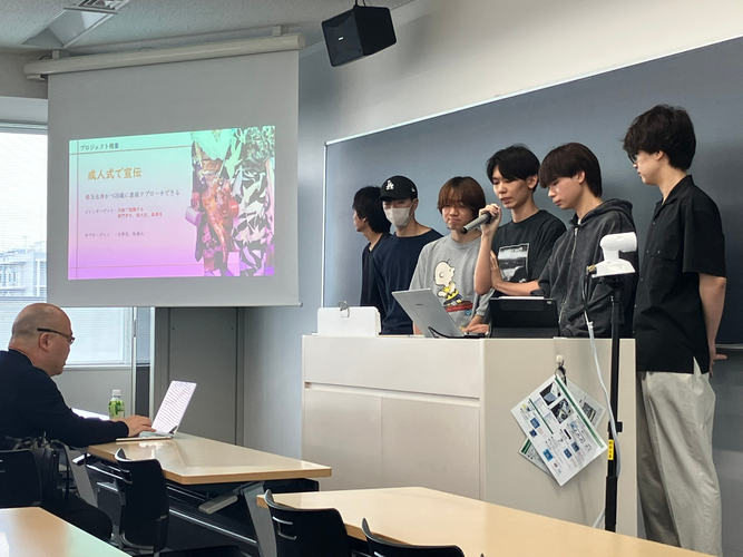 中間発表での提案の様子