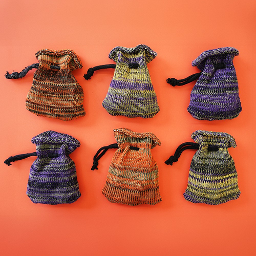 ハロウィンの時期のみお菓子つきでプレゼント