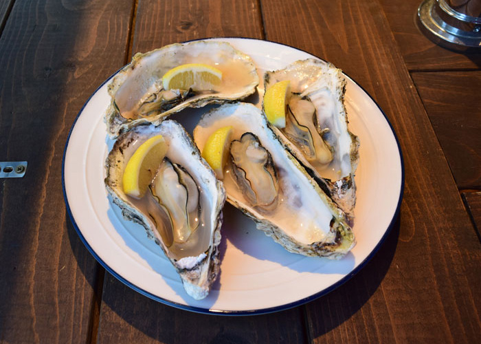 牡蠣の浜焼き風（4ケ）  &yen;1980