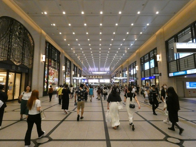 阪急うめだ本店前