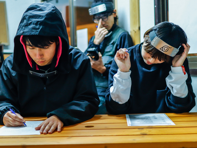 ▲原作を再現！カンニング&ldquo;あり&rdquo;の難関ペーパー試験