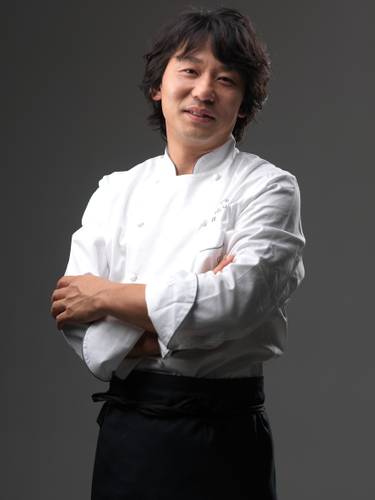 パティシエ　青木 定治 氏