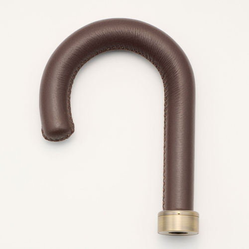 メンズ手元：レザー・ダークブラウン