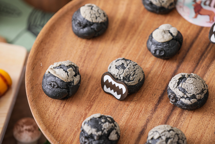 ゴリラとラーテルのブラックシュークリーム