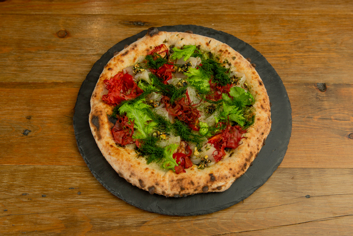 江戸前スズキのブレザオラとすじ青のり&ldquo;海藻&rdquo;のデュカスパイス