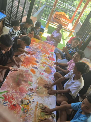 発散アート　フィンガーペイントで塗りたくって遊ぼう!