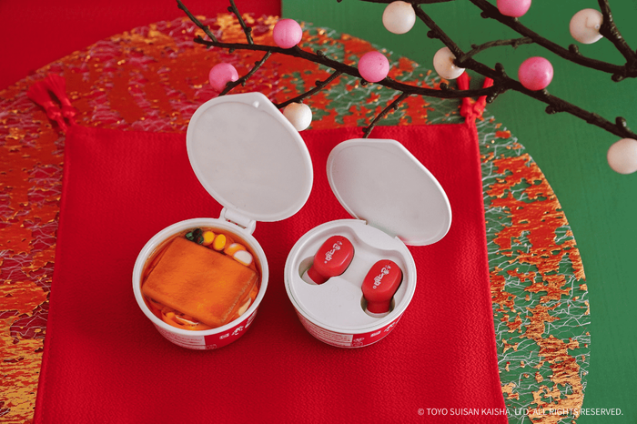 ▲赤いきつねうどん　ミニチュアBC・ワイヤレスイヤフォン