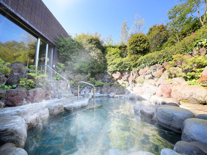伊豆山温泉を愉しむ露天風呂