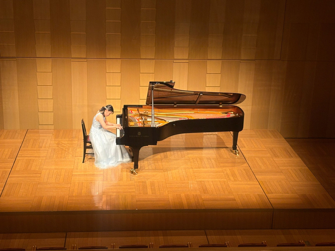 2026年6月14日にあいおいニッセイ同和損保ザ・フェニックスホールで開催された「第25回JPTAピアノフレッシュコンサート」のゲネプロ時の演奏の様子