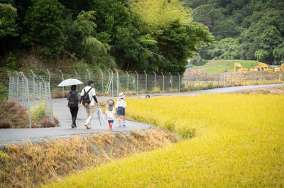 イベントに参加する家族
