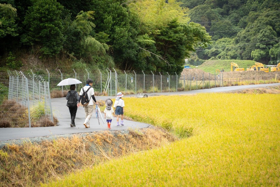 イベントに参加する家族