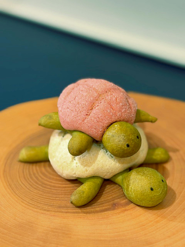 「紅白親子亀パン」390円(税込)