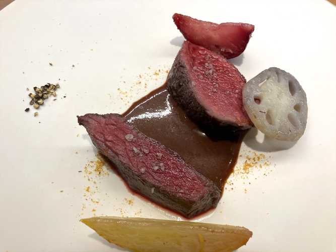 蝦夷鹿と本州鹿の食べ比べ