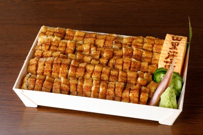 煮あなご重（秘伝たれ付）
