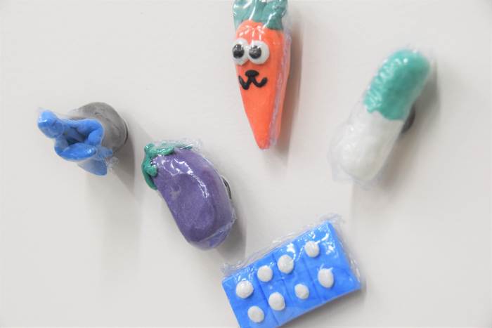 人生ゲームで使った駒も学生の手作り