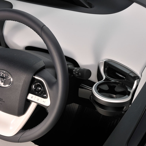 車内の雰囲気はそのまま (NZ562 Z 運転席側)