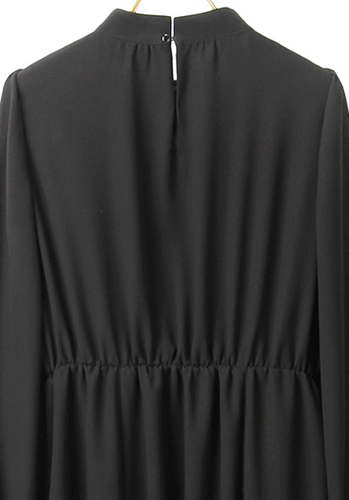 ウエスト部分のギャザー