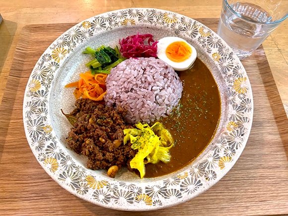 【武雄温泉】コーヒーショップ喜蔵『猪キーマ＆コリコリ大豆のスパイスカレー』