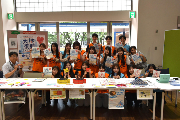 経営学部の田中ゼミの学生たち