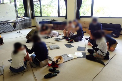 午前中は釣り竿作り