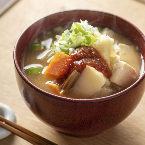 「キムチ風　旨辛だれ」を使ったピリ辛味噌汁