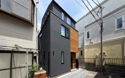 建坪8坪に3世代4人が快適に暮らす！機能美と遊び心を詰め込んだ3階建てコンパクトハウス