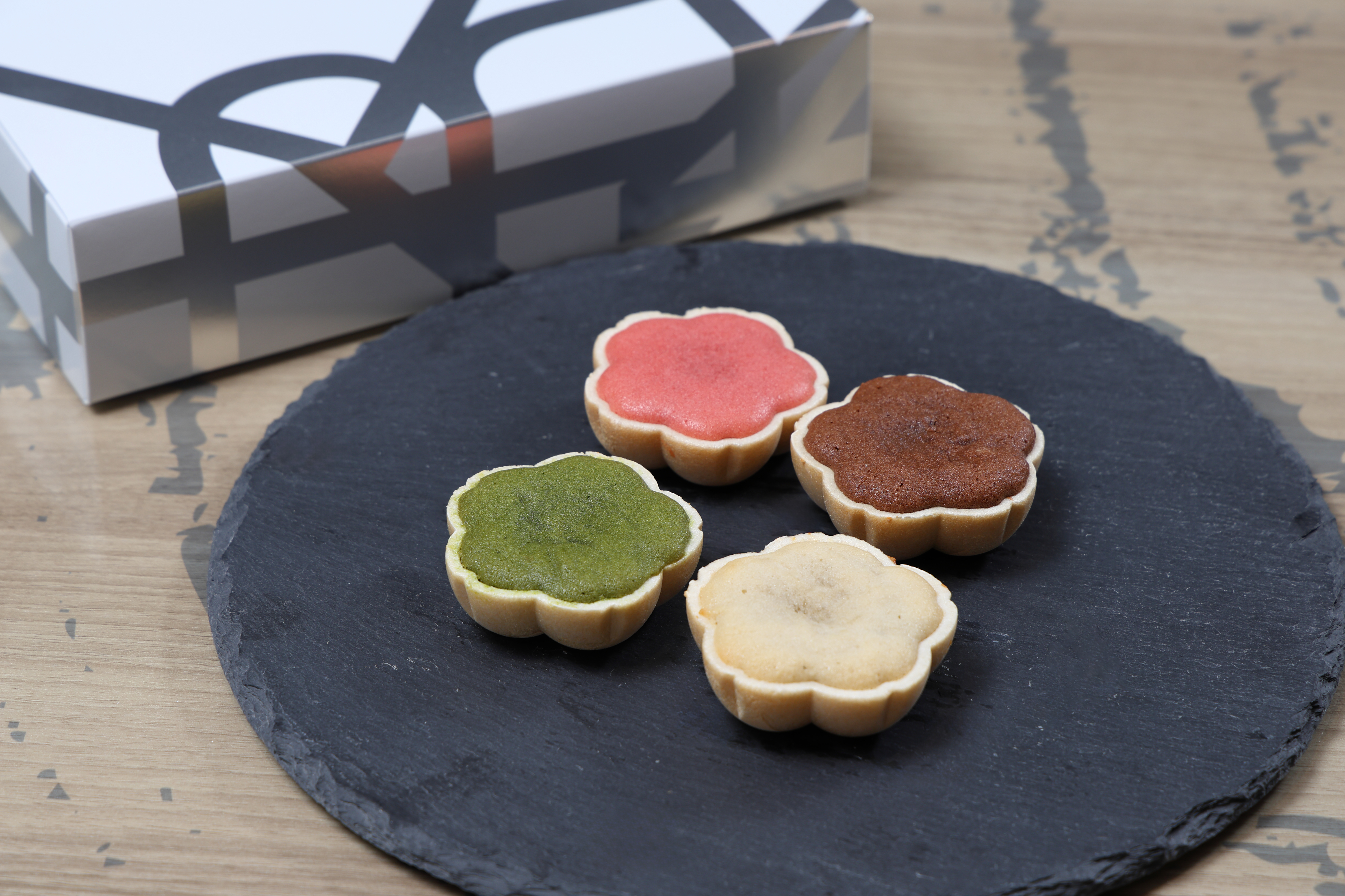 「洛甘もなんしぇ」＜プレーン＞、＜ショコラ＞、＜抹茶＞、＜木苺＞