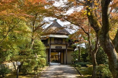 百楽荘「長寿門」