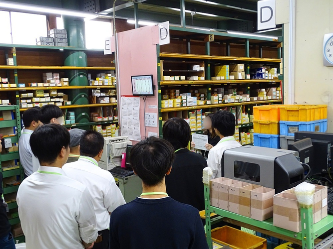 池田金属工業倉庫見学ツアー中