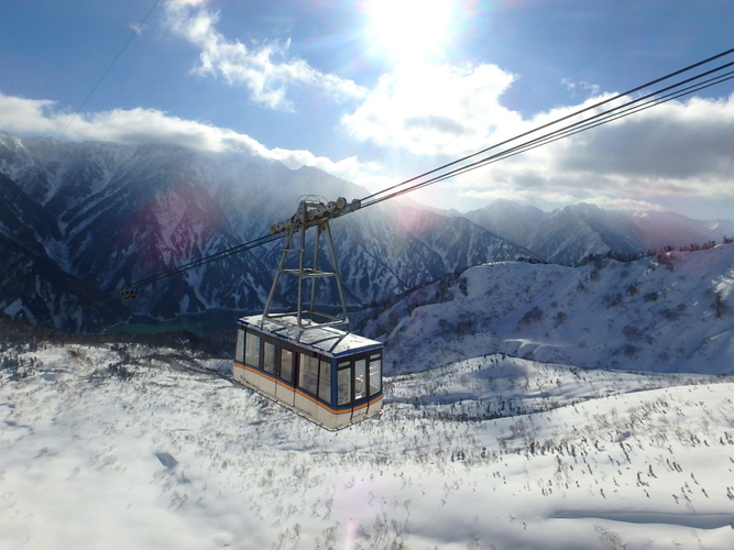 立山ロープウェイと初雪(11月中旬)