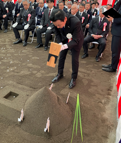 地鎮祭の様子（代表取締役副社長：戸髙聖樹）