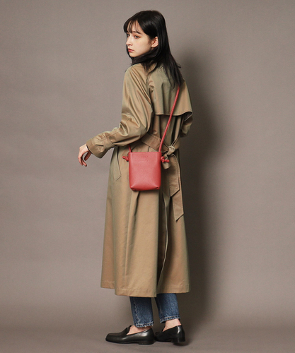 スマートフォン用ミニレザーショルダーバッグ S &yen;41,800(税込)