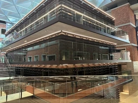 約50年ぶりの建て替え 新たな「知のシンボル」
同志社大学 今出川校地新図書館が完成
