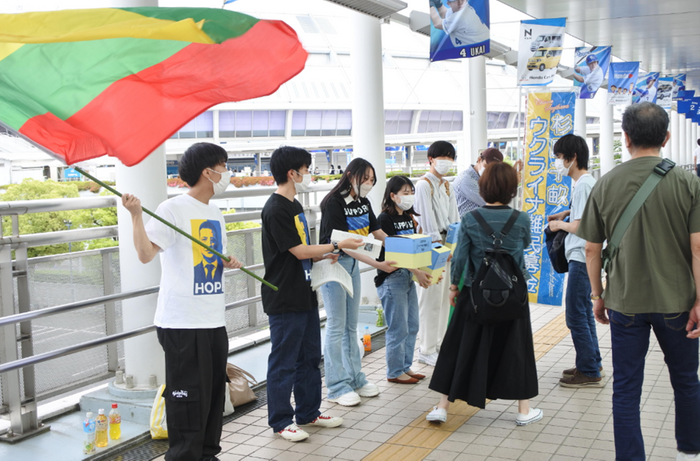 ナゴヤドーム前での街頭募金の一コマ（2022年6月1日）