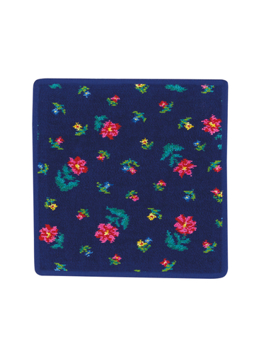 (ハンカチ　￥2,420　25&times;25cm)