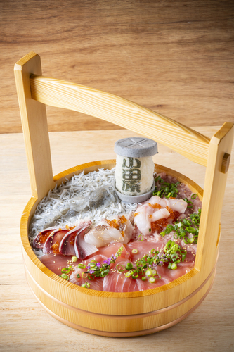 ととビック!! 海の恵み桶丼