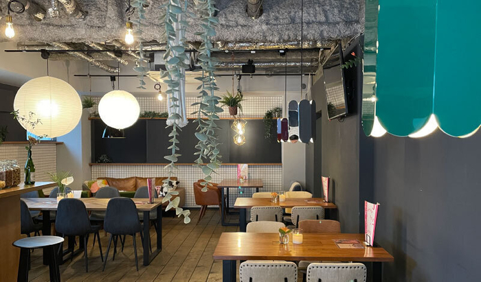 SCALES店内