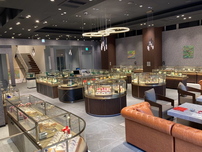 銀座中央通り店 フロア1