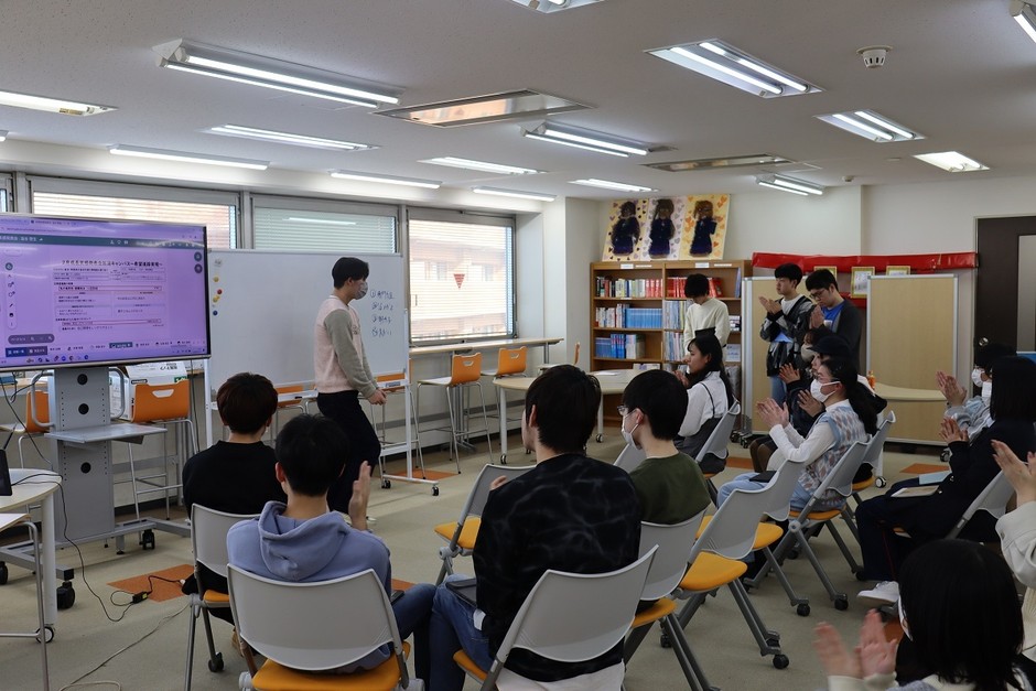 新潟キャンパス 発表の様子